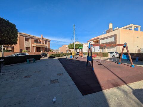 Parque Infantil Calle Álvarez Quintero